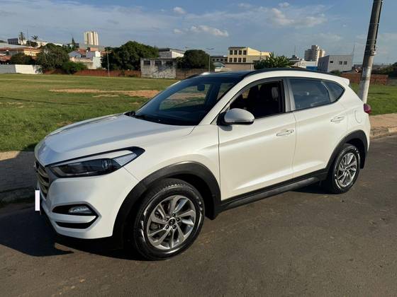 HYUNDAI TUCSON 1.6 16V T-GDI GASOLINA GLS ECOSHIFT HYUNDAI TUCSON 1.6 16V T-GDI GASOLINA GLS ECOSHIFT